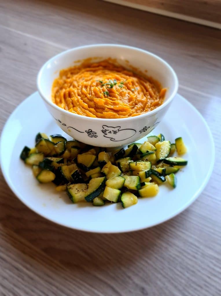 Recette de purée de patate douce et dés de courgettes