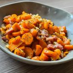 Recette de dés de carottes, graines et lardons