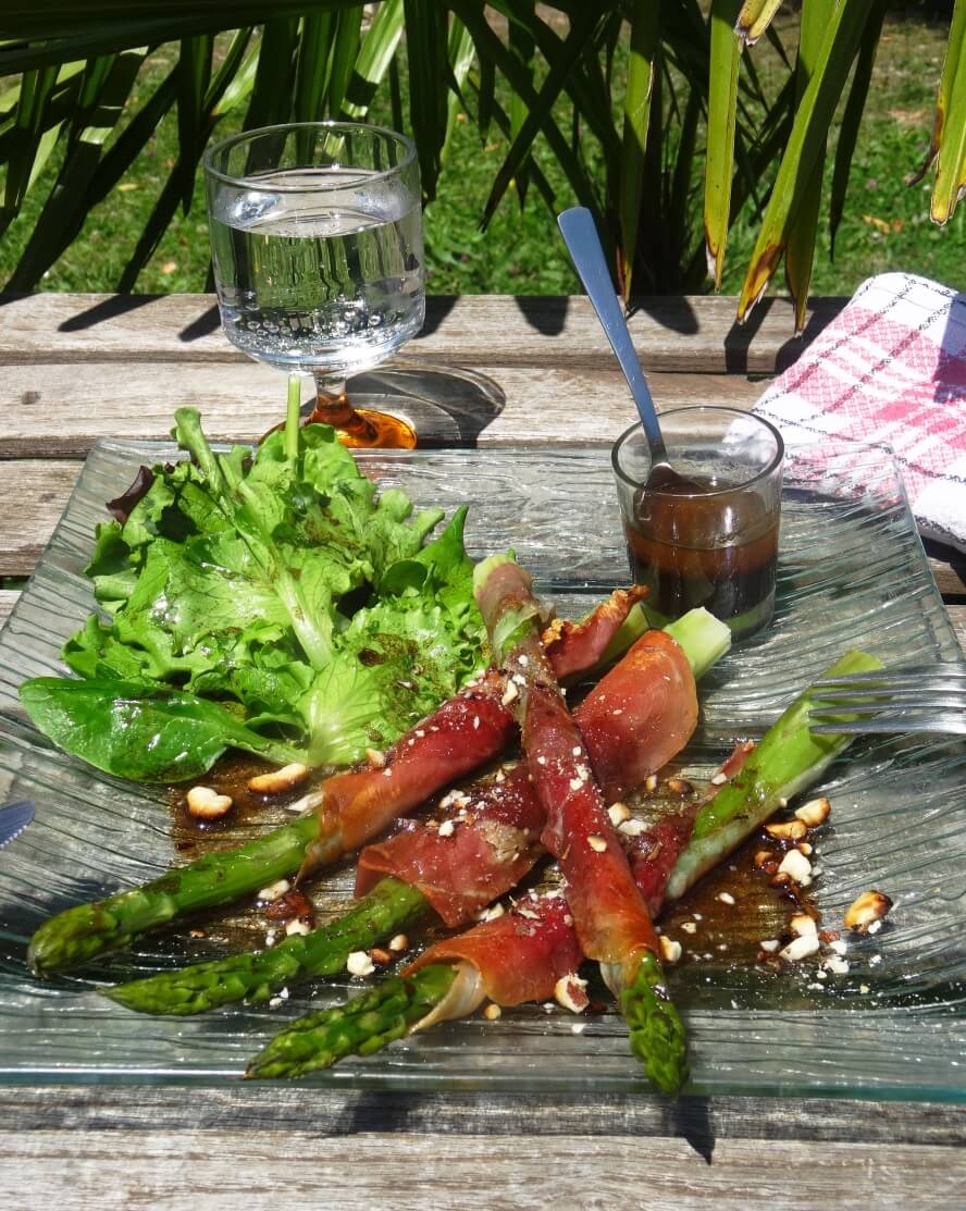 Asperges au jambon de Pays et à la noisette Paléo